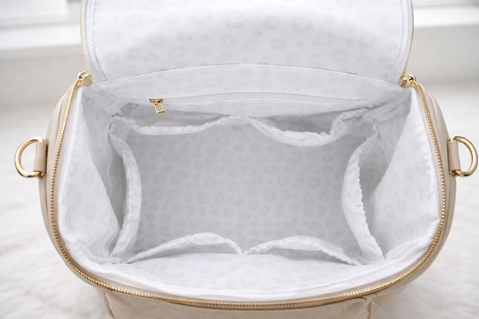 Deluxe Faux Leather Baby Diaper Bag | Multi-functional & Stylish Deluxe Faux Leather Baby Diaper Bag | Multi-functional & Stylish